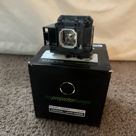 In Focus Systems Panel Book 750 LCD projection Panels - Picture 11 of 14